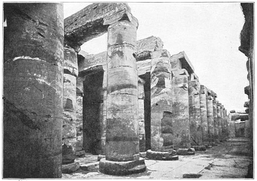 Perspectief van de tweede zaal in den tempel van Seti I.