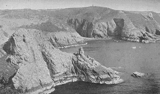 THE GRANITE FRONTLETS OF SARK FROM BELÊME CLIFF ON BRECQHOU