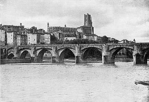 FORTIFIED GOTHIC BUILT IN BRICK