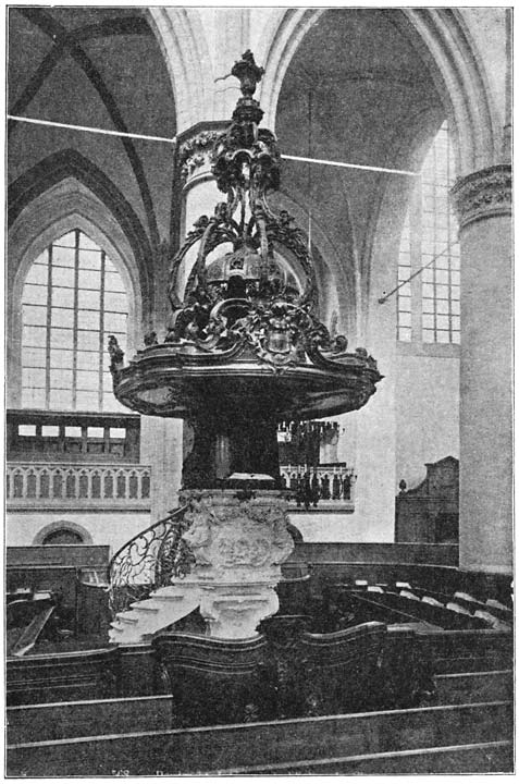 Preekstoel in de Groote Kerk te Dordrecht.