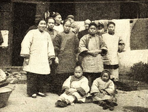 Group of Christians at Lan-k'i, Cheh-kiang