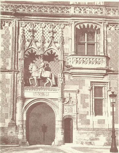 Neurdein Freres, Photo.   Entrance to Château of Blois with Statue of Louis XII