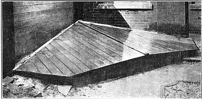 Sand box with cover closed. Sand box with cover closed.