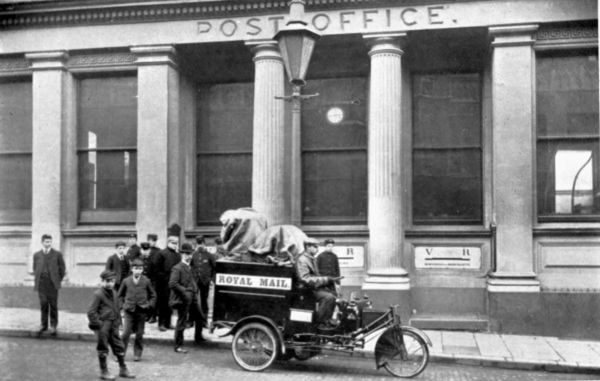 THE "AVON" TRIMOBILE, USED BY THE BRISTOL POST OFFICE.