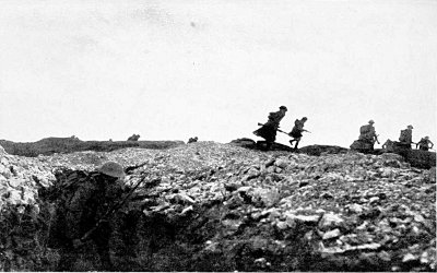 THE HIGHLAND BRIGADE GOING OVER THE TOP AT MARTINPUICH. SEPTEMBER 15TH, 1916