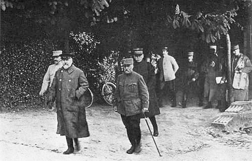 President Poincaré on a visit to the front.