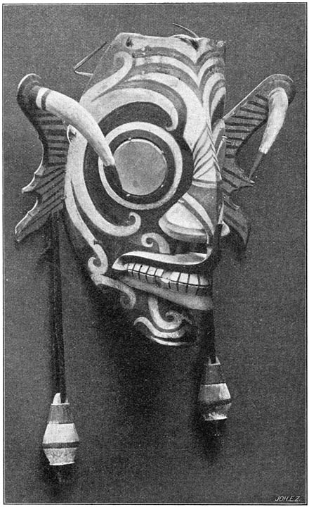 Masker (hoedo) van de Boven-Mahakam, bijna 1/5 ware grootte; coll. H. Gramberg; foto C. E. Mögle.