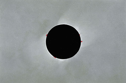 A TOTAL SOLAR ECLIPSE.

After Burckhalter's photographs of the eclipse of May 28, 1900.
