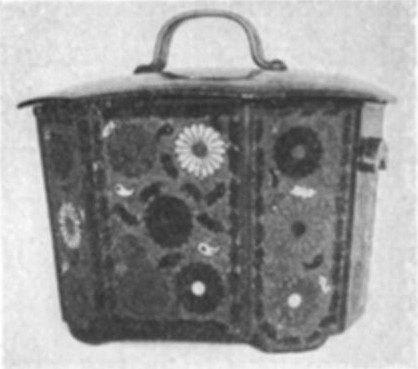 Covered Box, Cloisonne Enamel. Japanese, XIX Century. Decorated in the Old Korean Style. Covered Box, Cloisonne Enamel. Japanese, XIX Century. Decorated in the Old Korean Style.