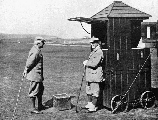 Horace Hutchinson and Leslie Balfour Melville at the starting box at St. Andrews.