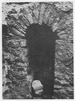 FIG. 28. LINCOLN. SEWER UNDER BAILGATE