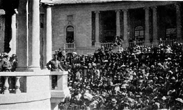 Generals Botha and Smuts, the Great South Africans, receive a tremendous ovation from the crowd at the Capital on the successful conclusion of the Rebellion and