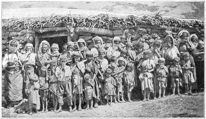 Armenische vrouwen en kinderen in Kurdistan.
