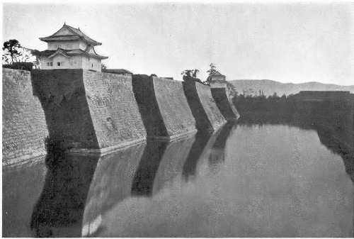 The fort and castle at Osaka