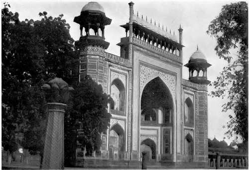 Gateway leading to Taj Mahal