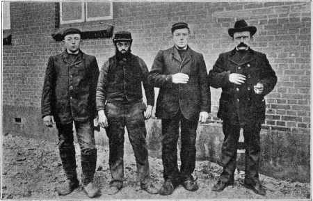De vier redders van de blazerschuit L. Sparling, G. Moerkerk, C. Sparling, M. Sperling.