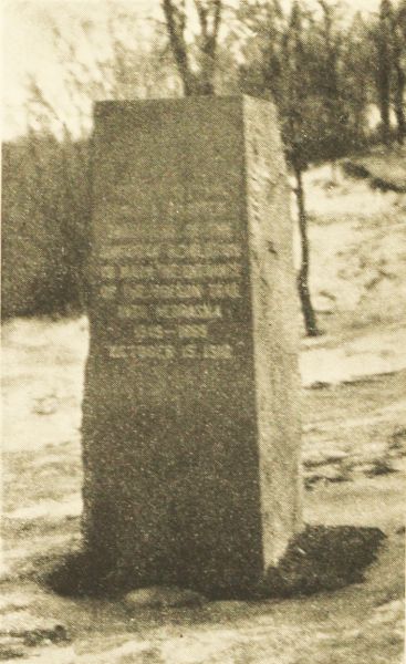Monument in Riverside
Park, Omaha, marking the
Initial Point of the California
Trail

Erected by Omaha Chapter, Daughters
of the American Revolution