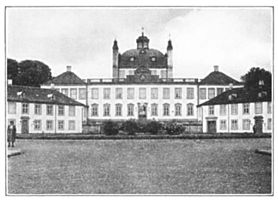 FREDENSBORG PALACE