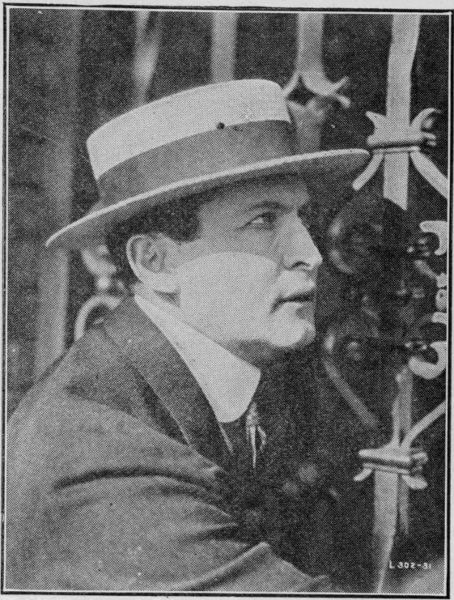 Houdini with hat on