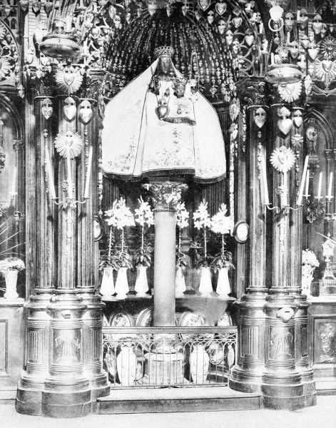 The Vierge du Pilier in the Cathedral of Chartres.