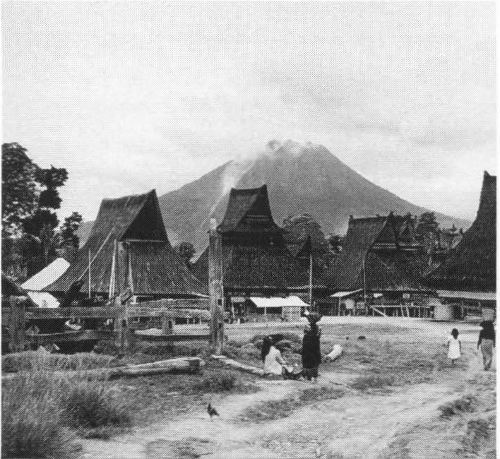 Mount Sinabung, Sumatra (By J. Baylor Roberts (c) National Geographic Society).