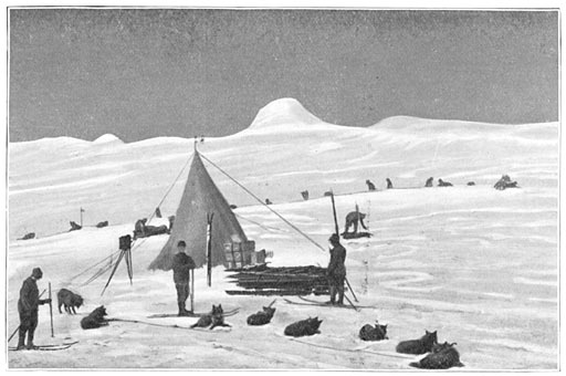 Een kamp op het ijsplateau.