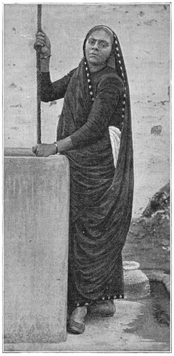 De vrouwen uit Nausari zijn krachtig gebouwd en hebben de oude kleeding behouden.