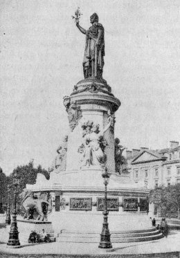 Place de la République Parisissa.