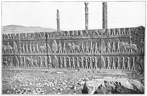 Sassanidisch beeldhouwwerk uit Persepolis.