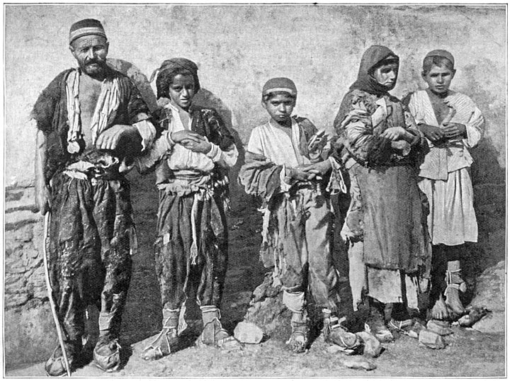 De Armeniërs in de vlakte van Mouch hebben voortdurend te lijden onder de rooverijen der Kurden.