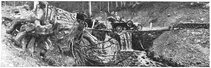 Rivierovertocht in de bosschen boven Yalta.