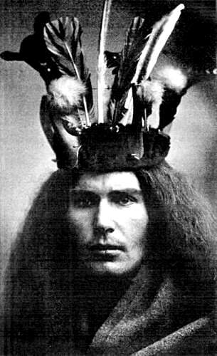 Kitsap in a tribal headdress