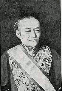 Udaijin Iwakura Tomomi.
