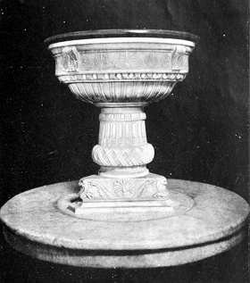 SIGNA — PIEVE DI S. GIOVANNI BATTISTA — FONTE BATTESIMALE. (Fot. I. I. d'Arti Grafiche).