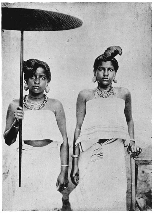 Nāyar females.