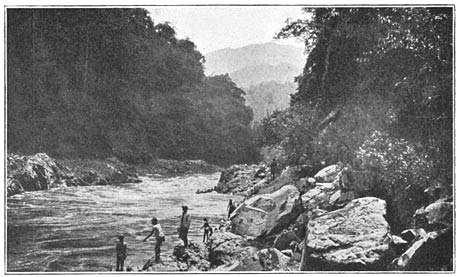 Afb. 31. Kiham Temolohong in de Kajan (Boeloengan).