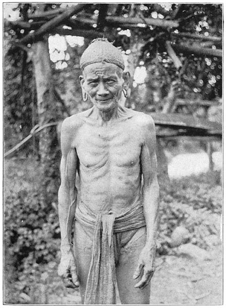 Afb. 44. Taman Soelau, hoofd van de kampong Lepo Maoet.