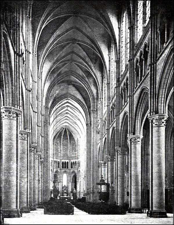 Photograph of the Nave before the Bombardments.