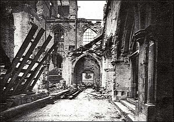 Photograph of the Gallery giving access to the Chapelle Des Œuvres, Nov. 1918.