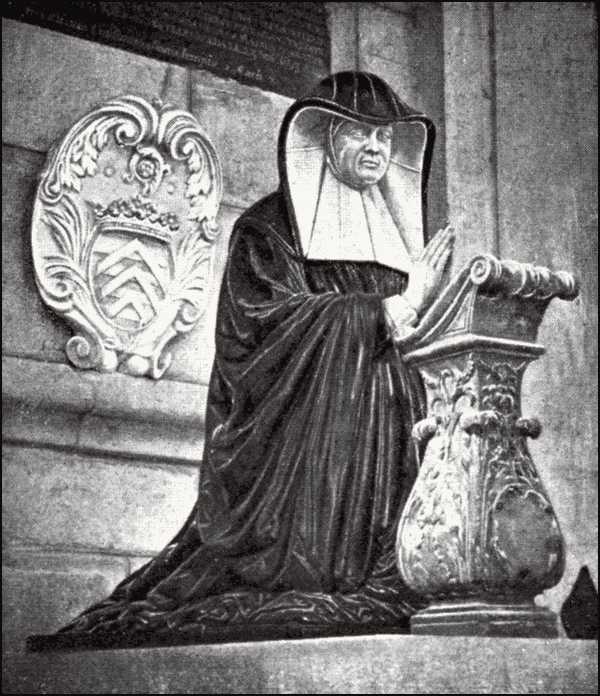 Statue of Gabrielle-Marie de la Rochefoucauld in the old Abbey of Notre-Dame.