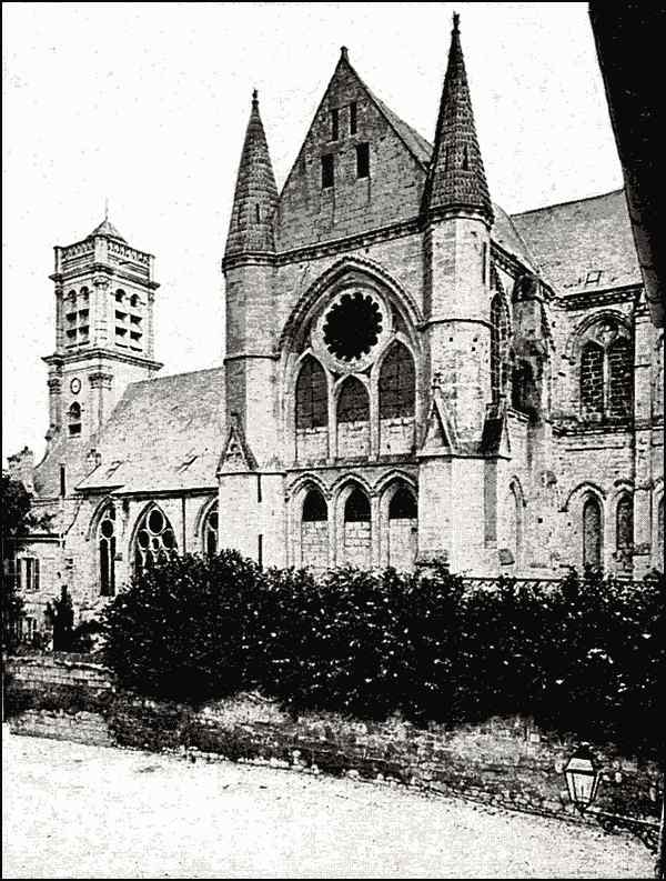 Photograh of the South Arm of the Transept, St-Léger Church, in 1914.