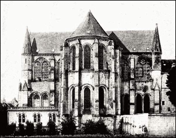 Photograph of the Chevet and Transept, St-Léger Church, in 1914.