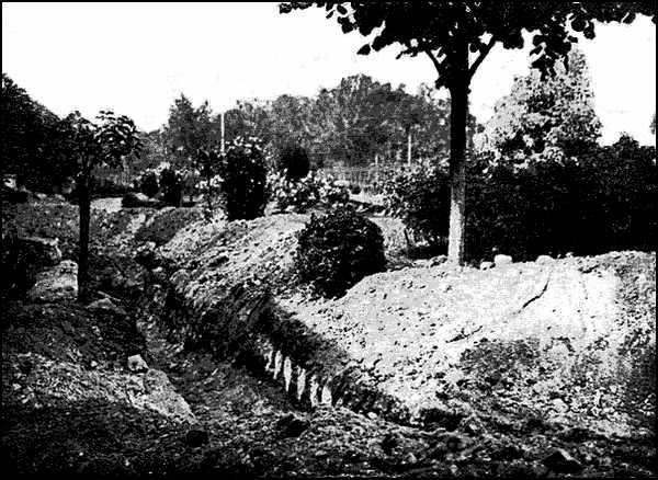 Photograph of the trenches in the gardens of the Hôtel-de-Ville.