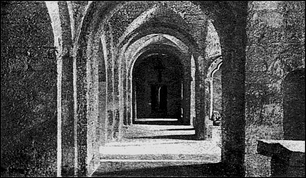 Photograph of the Crypt of St-Médard.