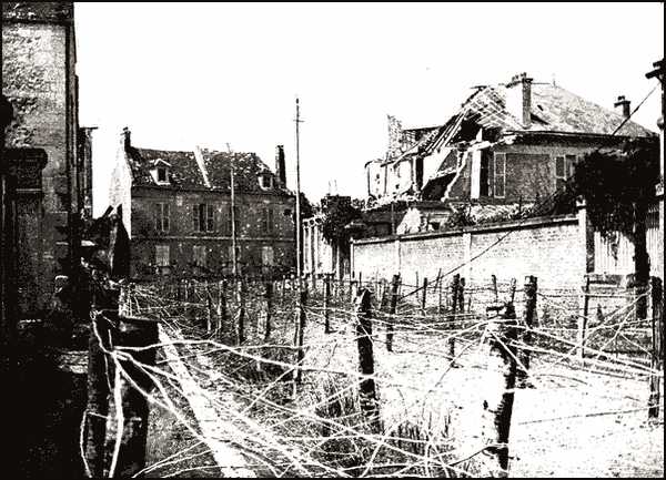 Photograph of the Street Defence-works in the Faubourg St-Waast.