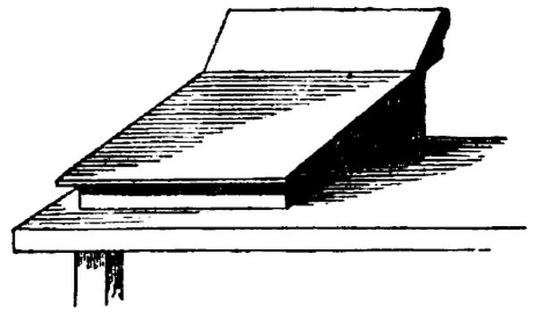 Sloping wooden platform for paper