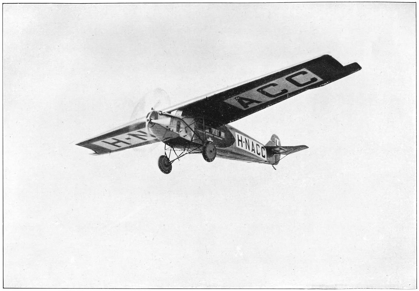 Afb. 2. De F VII bij een proefvlucht.