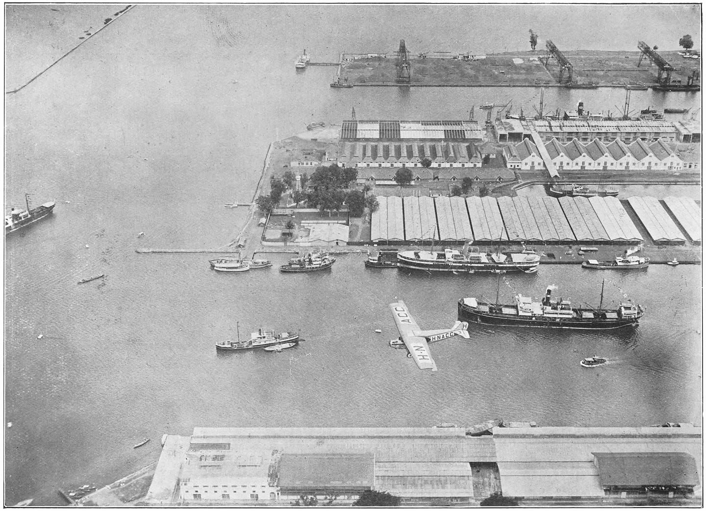 Afb. 103. Boven Tandjong Priok.