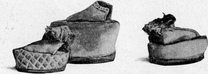 Chopines, Seventeenth Century. In the Ashmolean
Museum.