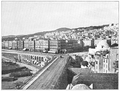 Gezicht op de stad en op de kaden van Algiers.